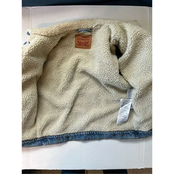 Levi's Women's Original Sherpa Trucker Jacket - Picture 5 of 9